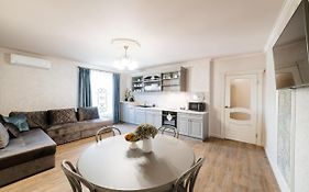 Lux Apartment On Duhnovicha Street .Free Parking.